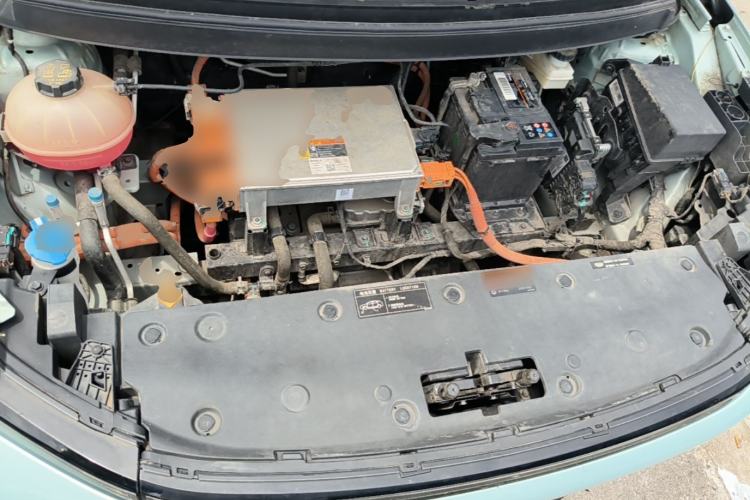 Used Geometry E Firefly 2023 401KM Lightning Tiger 5-Seater Engine Bay