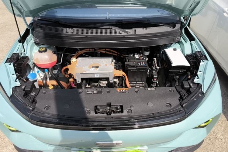 Used Geometry E Firefly 2023 401KM Linglong Tiger 5-Seater Engine Bay