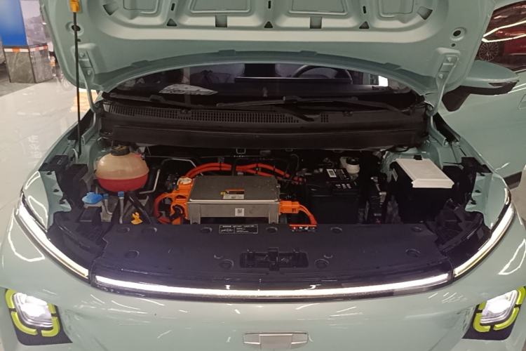 Used Geometry E Firefly 2023 401KM Linglong Tiger 5-Seater Engine Bay