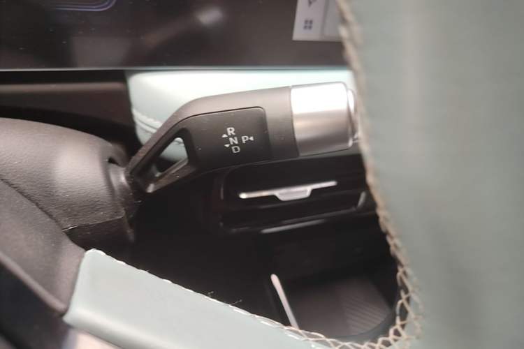 Used Geometry E Firefly 2023 401KM Lightning Tiger 5-Seater Gear Lever
