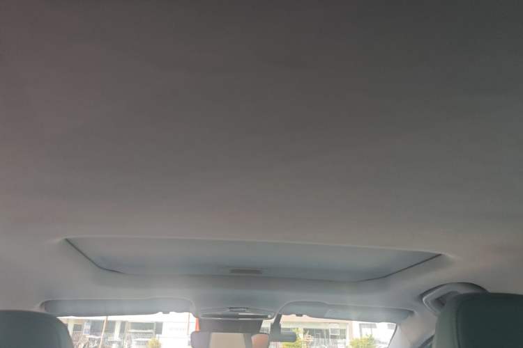 Used Geometry E Firefly 2023 401 km Super-Liked Special Edition 5 Seats Headliner