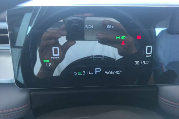 Used Geometry E Firefly 2023 320KM Cute & Handsome Tiger 5 Seats Instrument Cluster