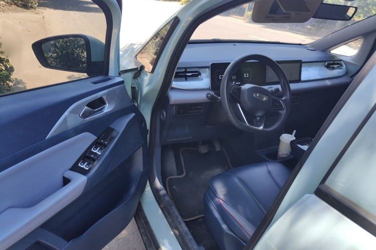 Used Geometry E Firefly 2023 320KM Cute & Handsome Tiger 5 Seats Interior 3