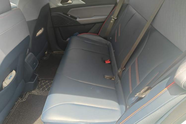 Used Geometry E Firefly 2023 320KM Cute & Handsome Tiger 5 Seats Left Rear Seat