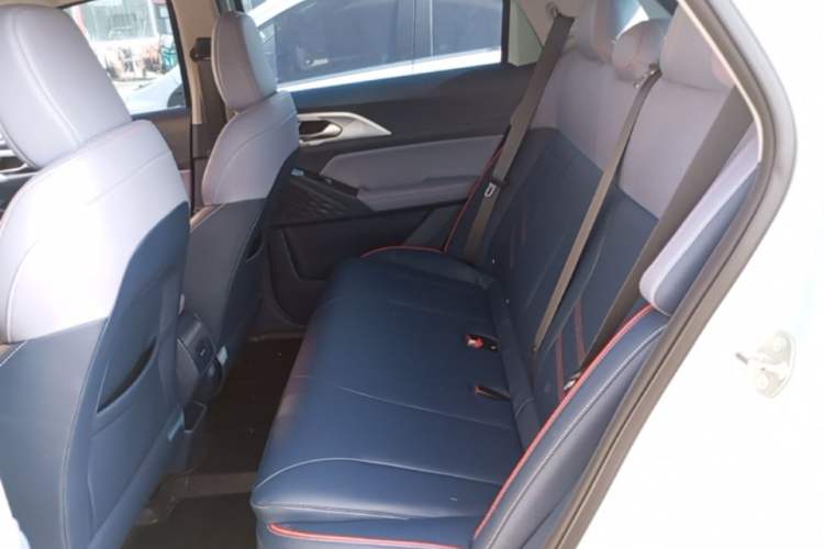 Used Geometry E Firefly 2023 320KM Cute & Handsome Tiger 5 Seats Left Rear Seat