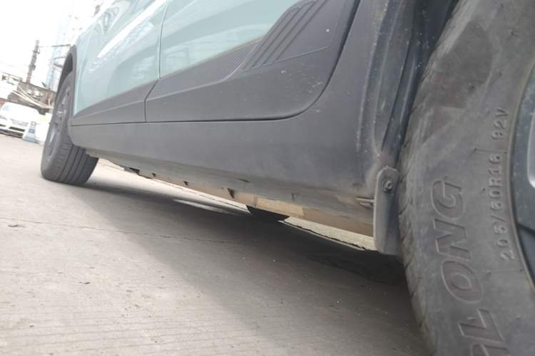 Used Geometry E Firefly 2023 401KM Lightning Tiger 5-Seater Left Side Sill