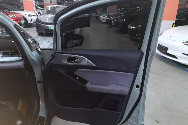 Used Geometry E Firefly 2023 401KM Linglong Tiger 5-Seater Right Front Door Interior