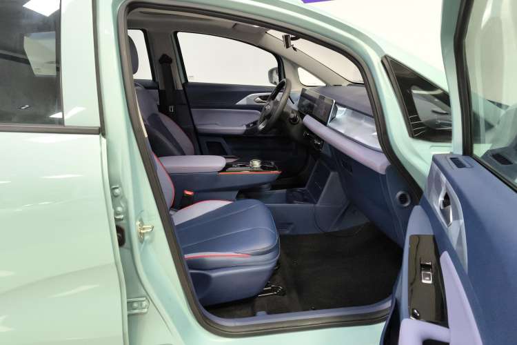 Used Geometry E Firefly 2023 401KM Lightning Tiger 5-Seater Right Front Seat