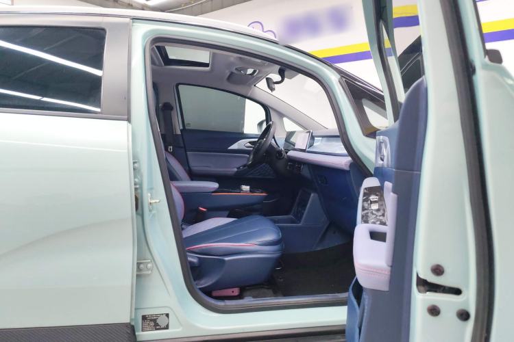 Used Geometry E Firefly 2023 401KM Linglong Tiger 5-Seater Right Front Seat