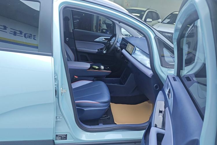 Used Geometry E Firefly 2023 401KM Linglong Tiger 5-Seater Right Front Seat