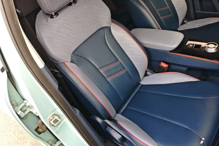 Used Geometry E Firefly 2023 320KM Cute & Handsome Tiger 5 Seats Right Front Seat