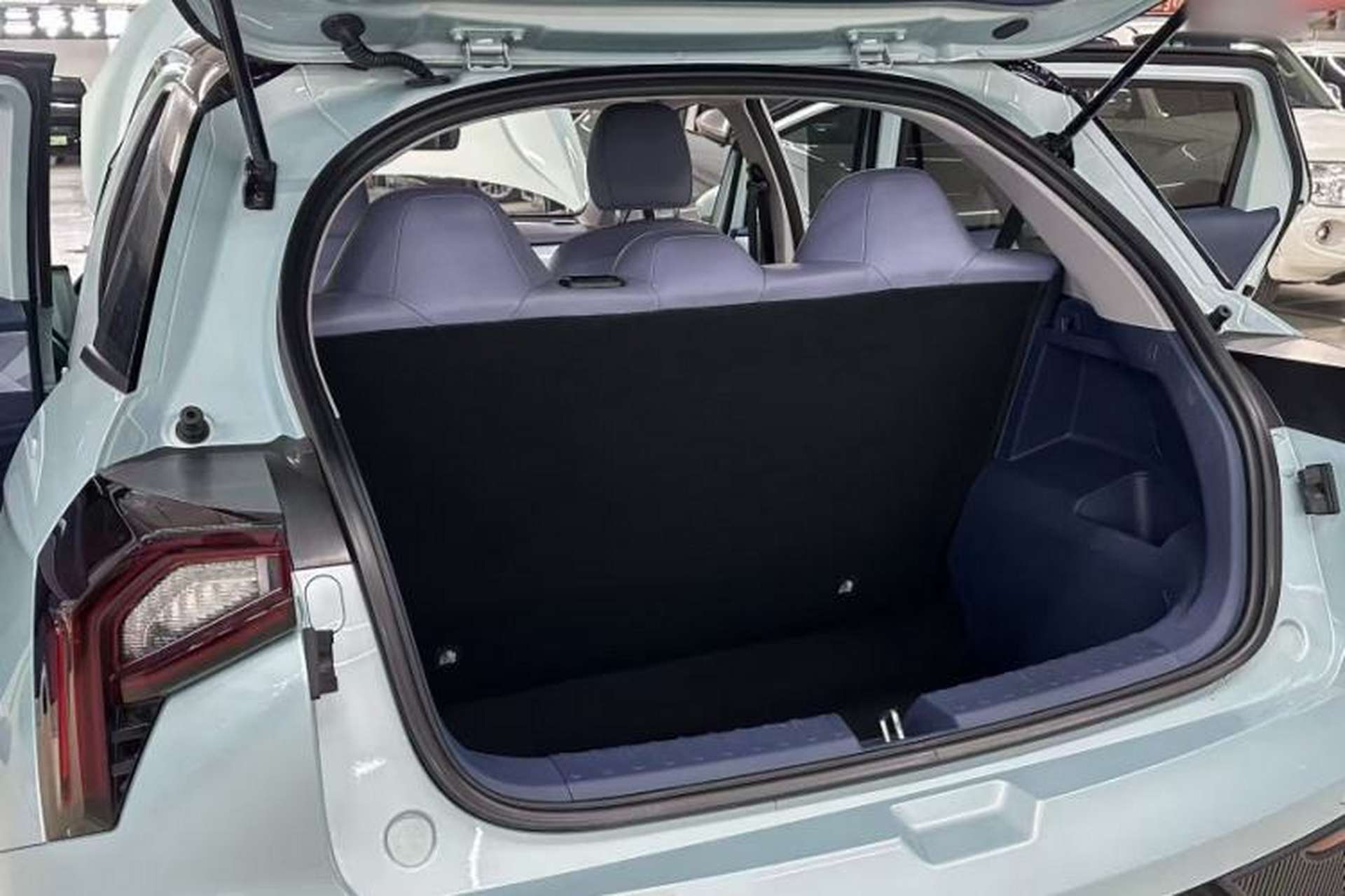 Used Geometry E Firefly 2023 401KM Linglong Tiger 5-Seater Trunk