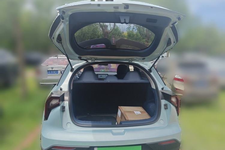 Used Geometry E Firefly 2023 320KM Cute & Handsome Tiger 5 Seats Trunk