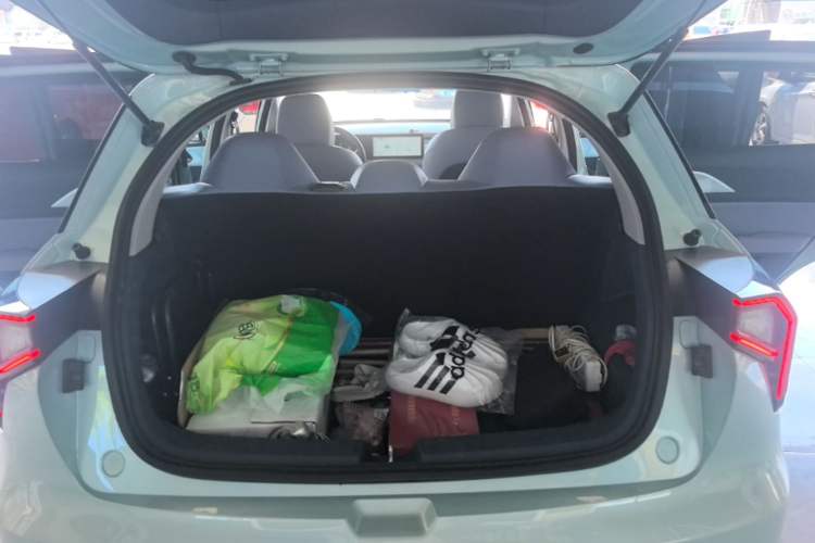 Used Geometry E Firefly 2023 320KM Cute & Handsome Tiger 5 Seats Trunk