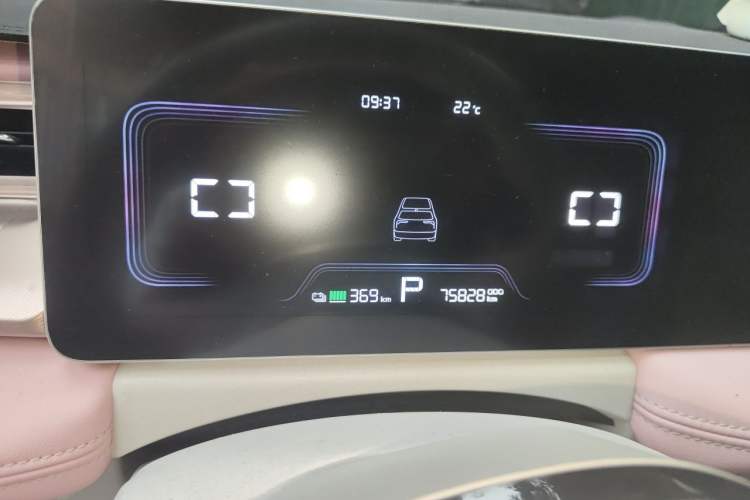 Used Geometry E Firefly 2023 401 km Super-Liked Special Edition 5 Seats Instrument Cluster