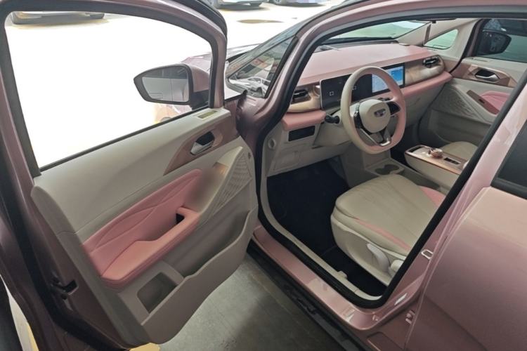 Used Geometry E Firefly 2023 401 km Super-Liked Special Edition 5 Seats Driver Seat