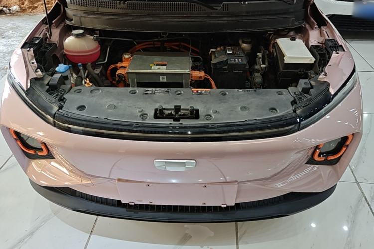 Used Geometry E Firefly 2023 401 km Super-Liked Special Edition 5 Seats Engine Bay