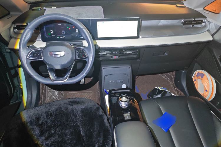 Used Geometry E Firefly 2023 320KM Cute & Handsome Tiger 5 Seats Center Console