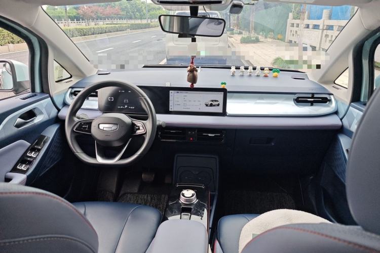 Used Geometry E Firefly 2023 401KM Linglong Tiger 5-Seater Center Console