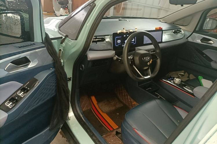 Used Geometry E Firefly 2023 401 km Super-Liked Special Edition 5 Seats Driver Seat
