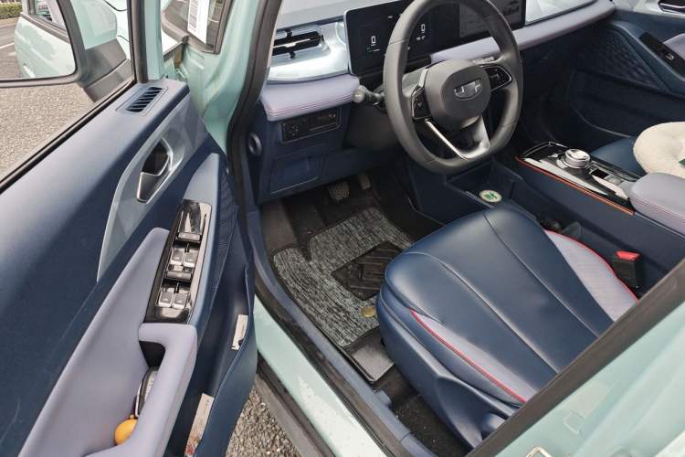 Used Geometry E Firefly 2023 401KM Linglong Tiger 5-Seater Driver Seat