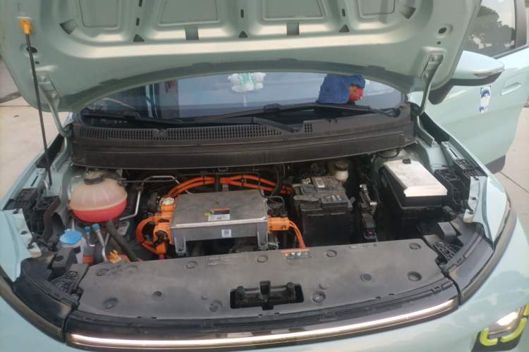 Used Geometry E Firefly 2023 401 km Super-Liked Special Edition 5 Seats Engine Bay