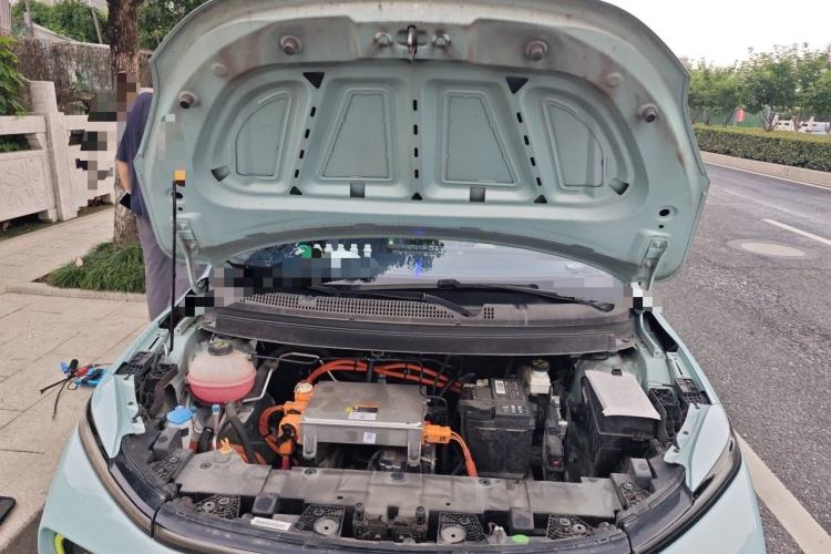 Used Geometry E Firefly 2023 401KM Linglong Tiger 5-Seater Engine Bay