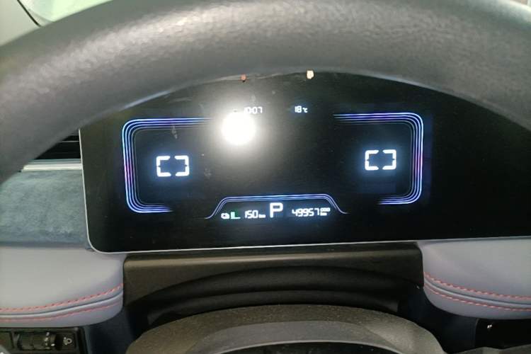 Used Geometry E Firefly 2023 401 km Super-Liked Special Edition 5 Seats Instrument Cluster