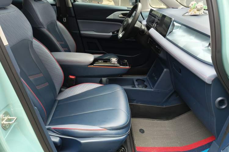 Used Geometry E Firefly 2023 401 km Super-Liked Special Edition 5 Seats Interior 11