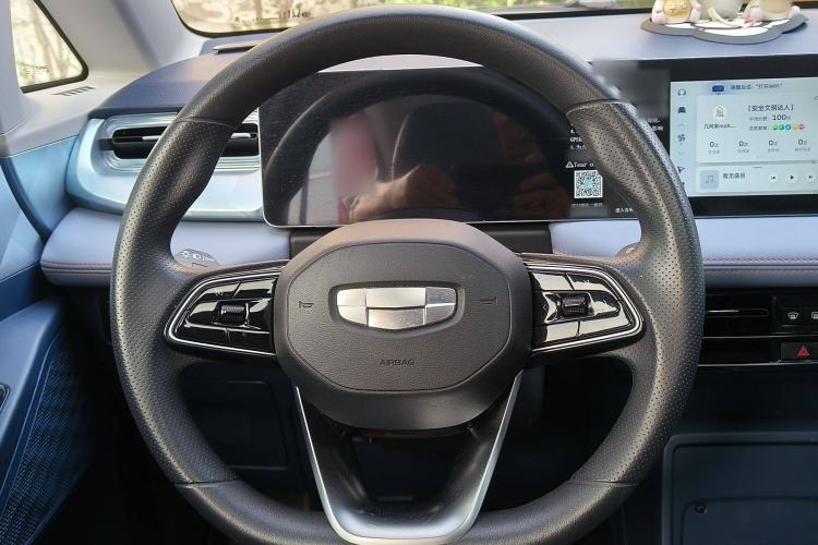 Used Geometry E Firefly 2023 401 km Super-Liked Special Edition 5 Seats Interior 4