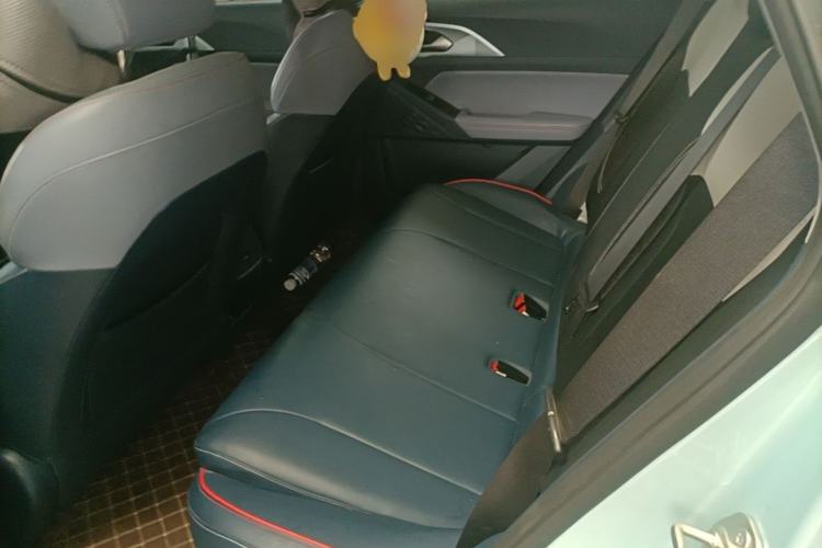 Used Geometry E Firefly 2023 401 km Super-Liked Special Edition 5 Seats Left Rear Seat