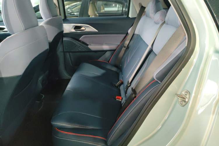 Used Geometry E Firefly 2023 320KM Cute & Handsome Tiger 5 Seats Left Rear Seat