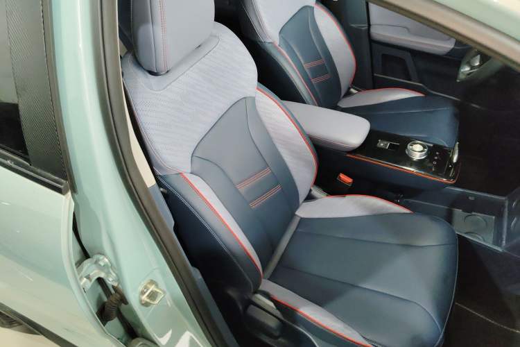Used Geometry E Firefly 2023 320KM Cute & Handsome Tiger 5 Seats Right Front Seat