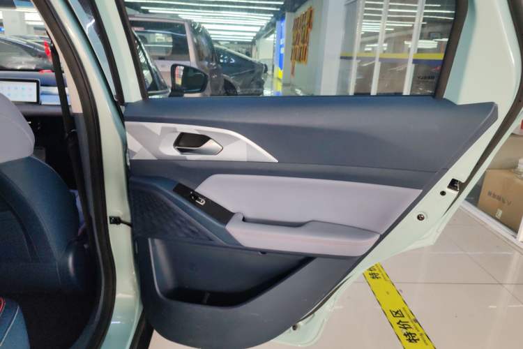 Used Geometry E Firefly 2023 401KM Linglong Tiger 5-Seater Right Rear Door Interior