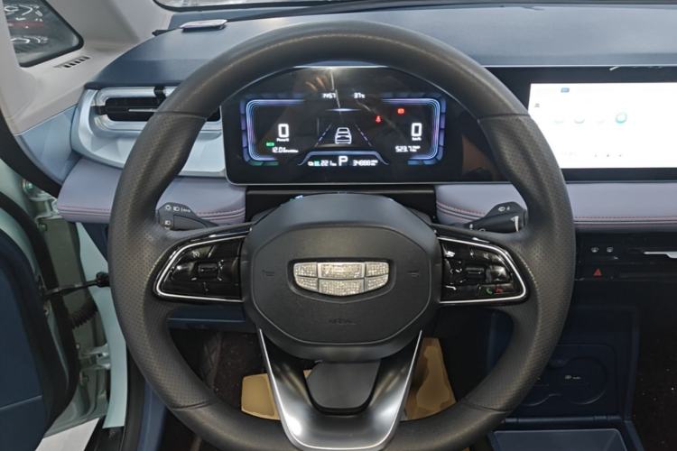 Used Geometry E Firefly 2023 320KM Cute & Handsome Tiger 5 Seats Steering Wheel