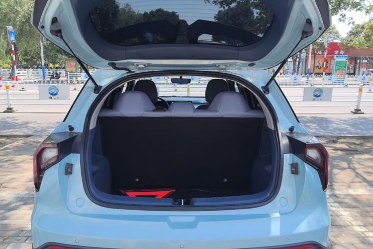 Used Geometry E Firefly 2023 401KM Linglong Tiger 5-Seater Trunk