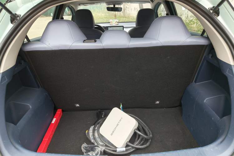 Used Geometry E Firefly 2023 401 km Super-Liked Special Edition 5 Seats Trunk