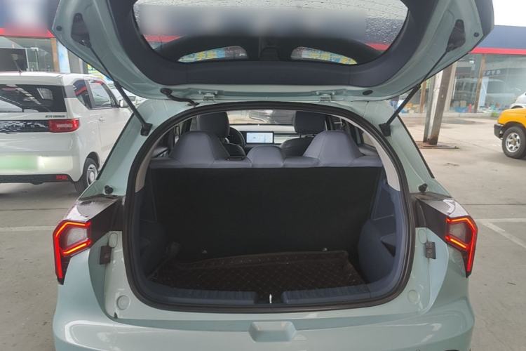 Used Geometry E Firefly 2023 401KM Linglong Tiger 5-Seater Trunk