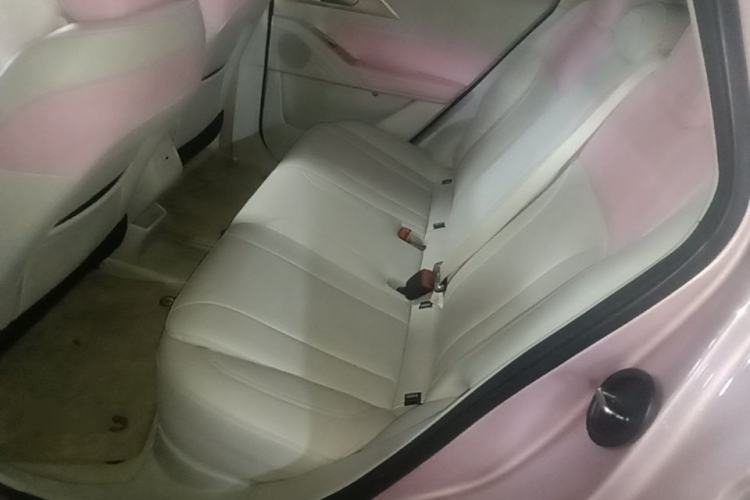 Used Geometry E Firefly 2023 401 km Super-Liked Special Edition 5 Seats Left Rear Seat