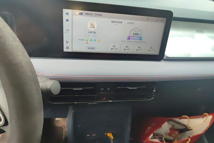 Used Geometry E Firefly 2023 320KM Cute & Handsome Tiger 5 Seats Audio And AC Panel