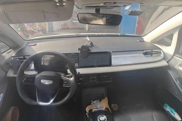 Used Geometry E Firefly 2023 401KM Linglong Tiger 5-Seater Center Console