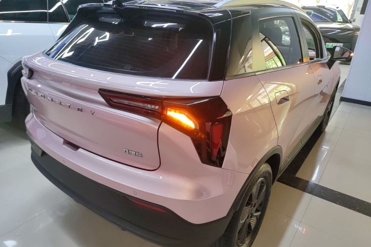 Used Geometry E Firefly 2023 401 km Super-Liked Special Edition 5 Seats Rear Right 45 Deg