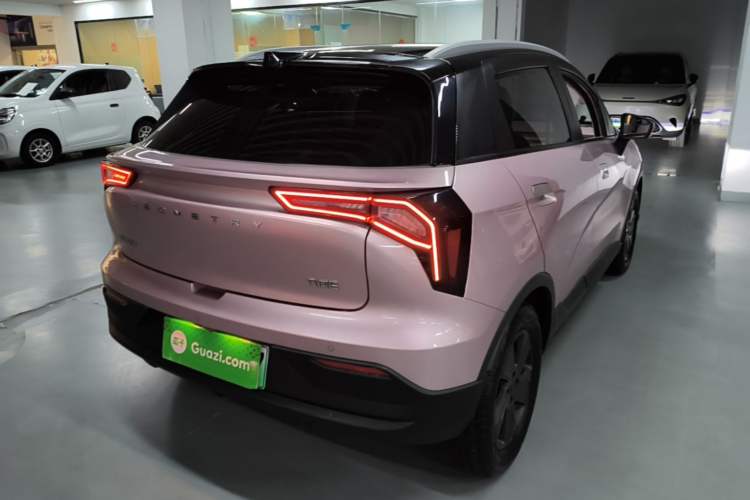 Used Geometry E Firefly 2023 401 km Super-Liked Special Edition 5 Seats Rear Right 45 Deg