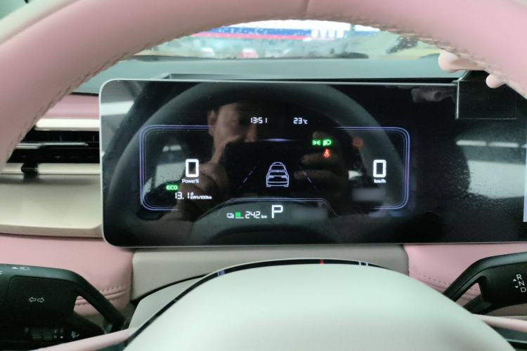 Used Geometry E Firefly 2023 401 km Super-Liked Special Edition 5 Seats Instrument Cluster