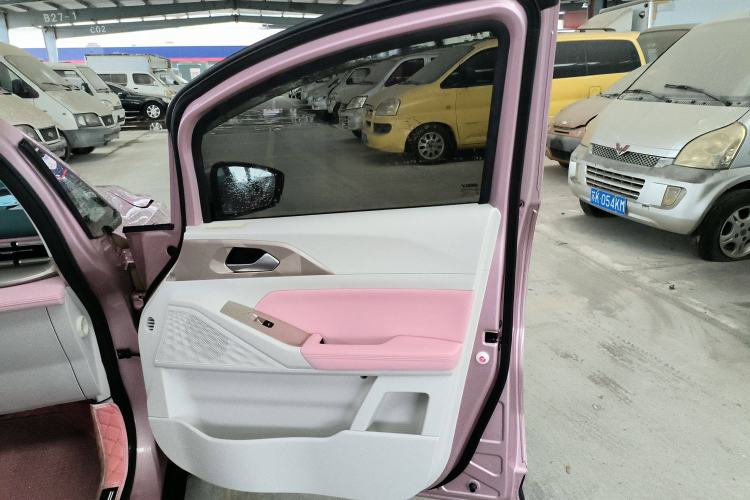 Used Geometry E Firefly 2023 401 km Super-Liked Special Edition 5 Seats Interior 3