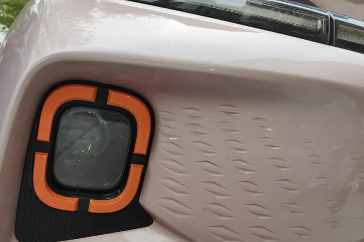 Used Geometry E Firefly 2023 401 km Super-Liked Special Edition 5 Seats Right Front Headlight
