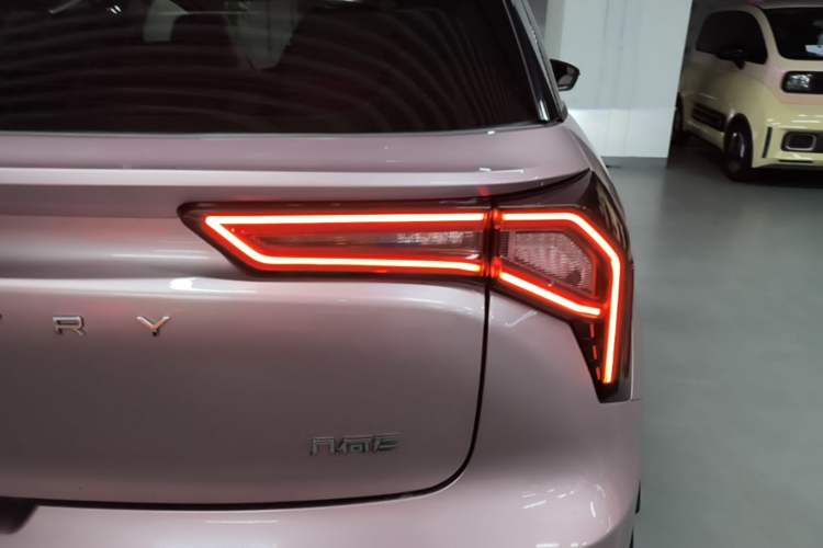 Used Geometry E Firefly 2023 401 km Super-Liked Special Edition 5 Seats Right Rear Taillight