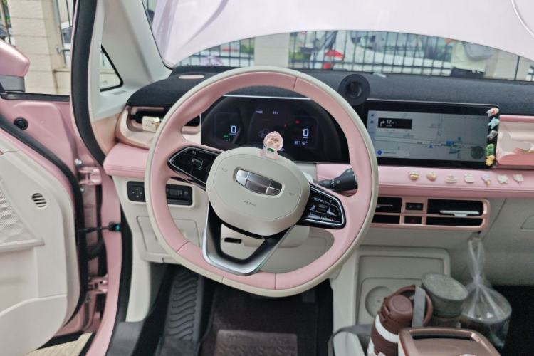 Used Geometry E Firefly 2023 401 km Super-Liked Special Edition 5 Seats Steering Wheel