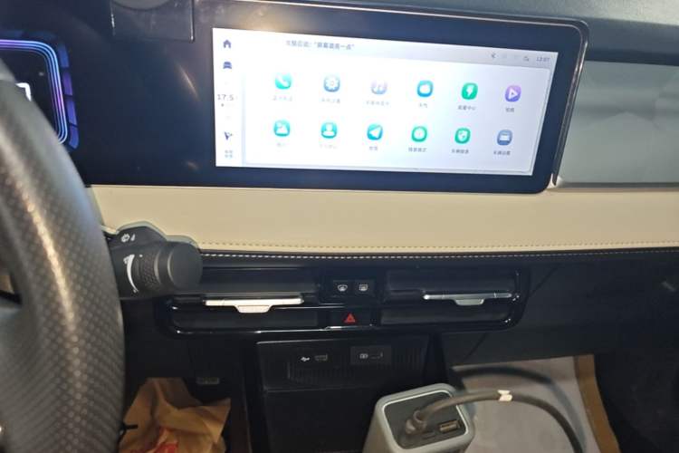 Used Geometry E Firefly 2023 320KM Happy Tiger 5-Seater Audio And AC Panel