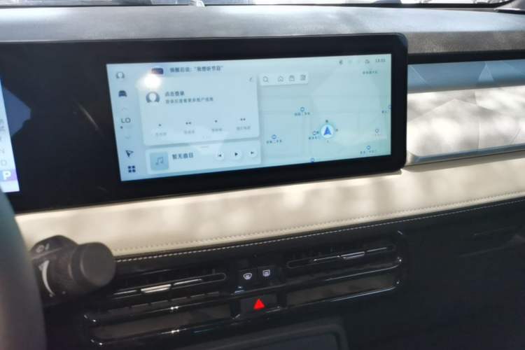 Used Geometry E Firefly 2023 401KM Lightning Tiger 5-Seater Audio And AC Panel